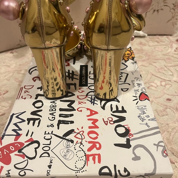 Dolce & Gabbana Pumps - Picture 2 of 4